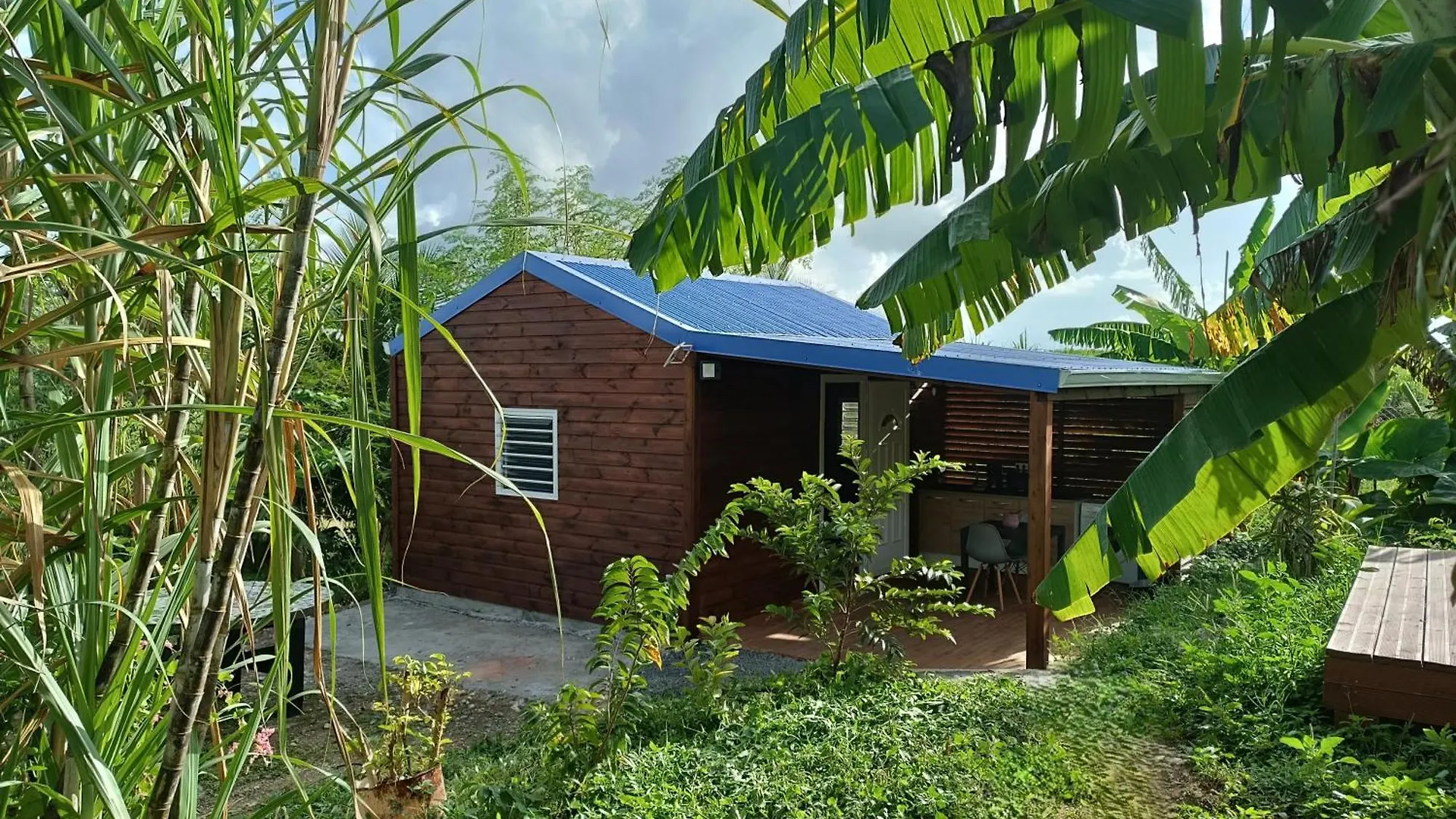 Holiday home Le Paradis Des Colibris Gite Creole Avec Piscine Table Dhotes Et Nature A Anse Bertrand